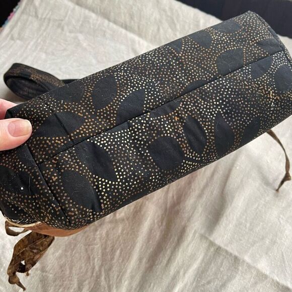 Quilted artisan embroidered Chic-a-dee double handle satchel. - Picture 4 of 8